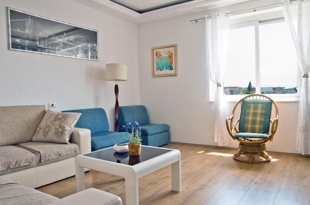 Apartment Port View-5 Min From Center Split Room photo